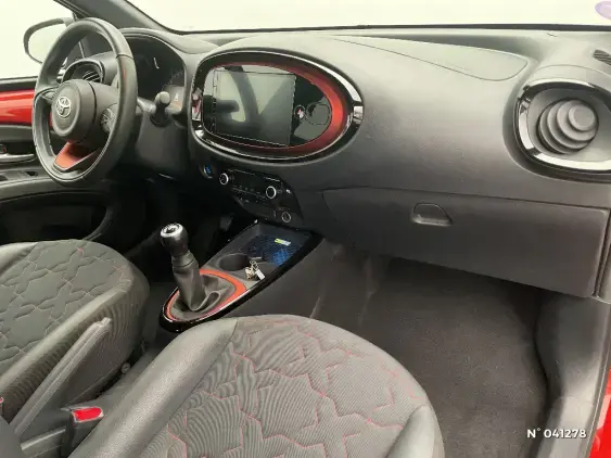 TOYOTA AYGO X - voiture d'occasion - Photo 10