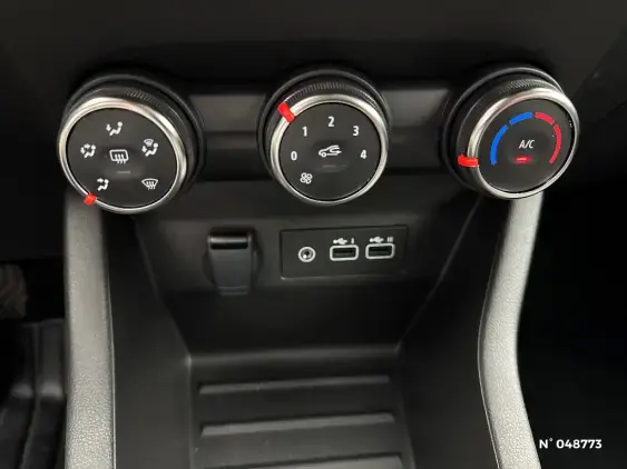 RENAULT CLIO V - voiture d'occasion - Photo 29