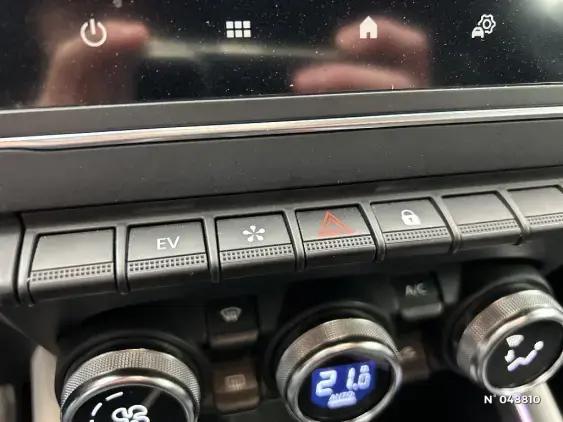 RENAULT CLIO V - voiture d'occasion - Photo 23