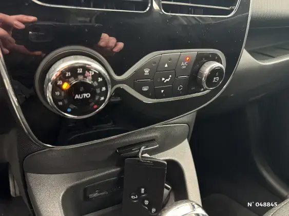 RENAULT ZOE - voiture d'occasion - Photo 30