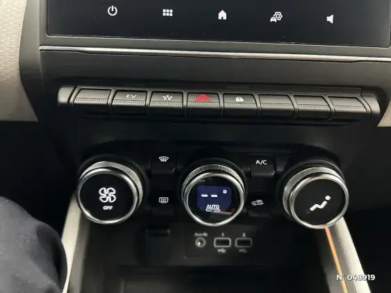 RENAULT CLIO V - voiture d'occasion - Photo 25