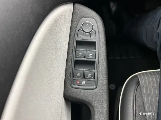 RENAULT CLIO V - voiture d'occasion - Photo 29