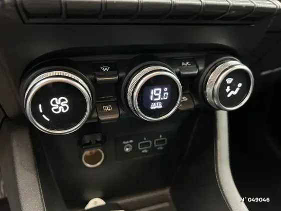 RENAULT CLIO V - voiture d'occasion - Photo 25