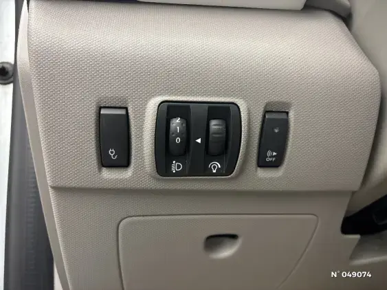 RENAULT ZOE - voiture d'occasion - Photo 14