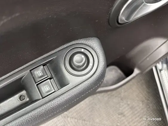 RENAULT TWINGO III - voiture d'occasion - Photo 24