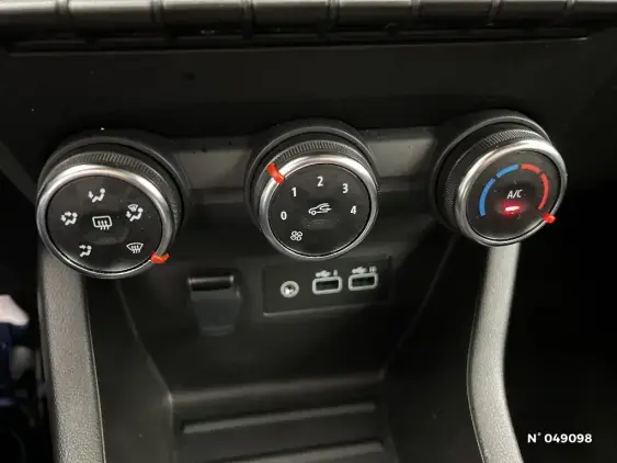 RENAULT CLIO V - voiture d'occasion - Photo 23