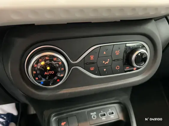 RENAULT TWINGO III - voiture d'occasion - Photo 22