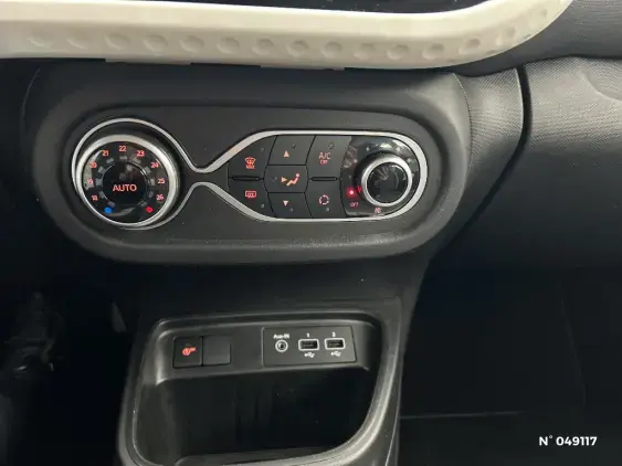 RENAULT TWINGO III - voiture d'occasion - Photo 21