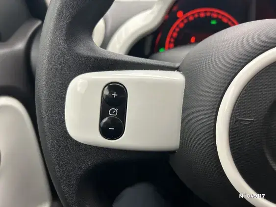 RENAULT TWINGO III - voiture d'occasion - Photo 24