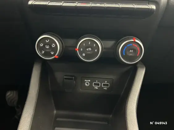 RENAULT CLIO V - voiture d'occasion - Photo 25