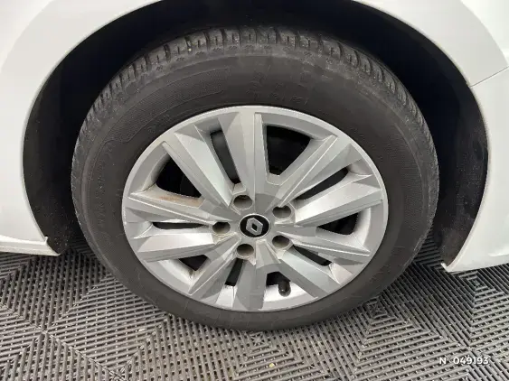 RENAULT MEGANE IV - voiture d'occasion - Photo 8