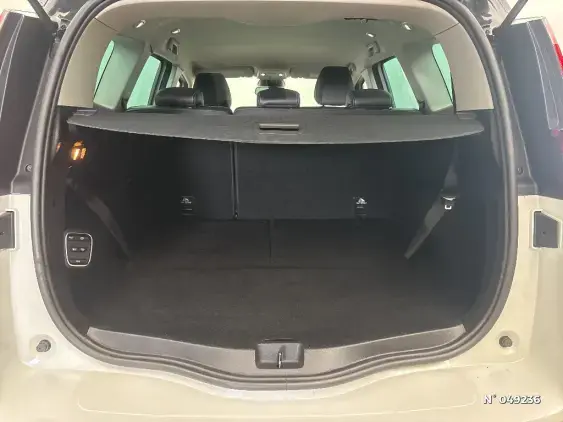 RENAULT SCENIC IV - voiture d'occasion - Photo 7