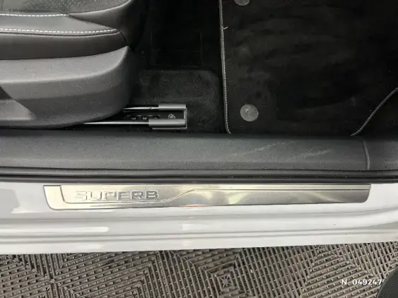 SKODA SUPERB III - voiture d'occasion - Photo 32