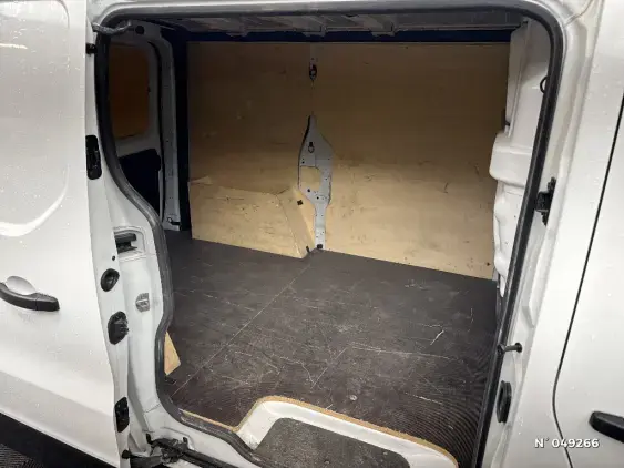 RENAULT TRAFIC FG III - voiture d'occasion - Photo 11