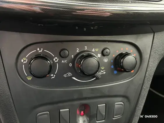 DACIA SANDERO II - voiture d'occasion - Photo 23