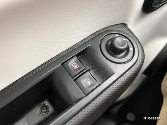 RENAULT TWINGO III - voiture d'occasion - Photo 22