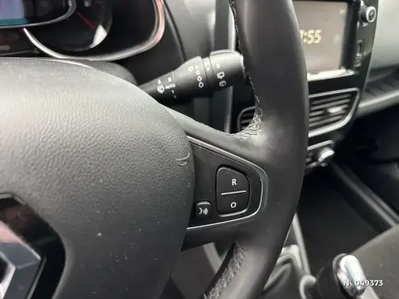 RENAULT CLIO IV - voiture d'occasion - Photo 27
