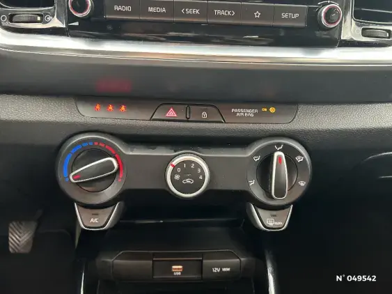 KIA STONIC - voiture d'occasion - Photo 24