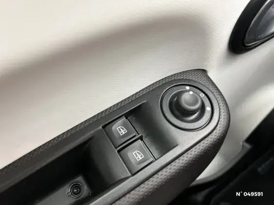 RENAULT TWINGO III - voiture d'occasion - Photo 28