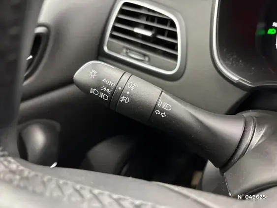 RENAULT MEGANE IV - voiture d'occasion - Photo 25