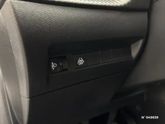 PEUGEOT 208 II - voiture d'occasion - Photo 14