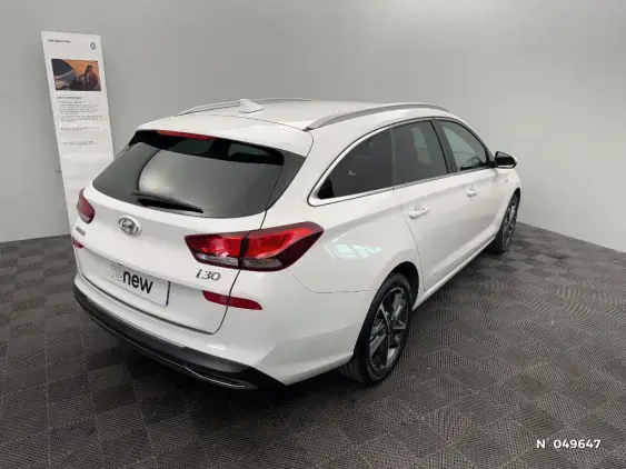 HYUNDAI I30 SW II - voiture d'occasion - Photo 4
