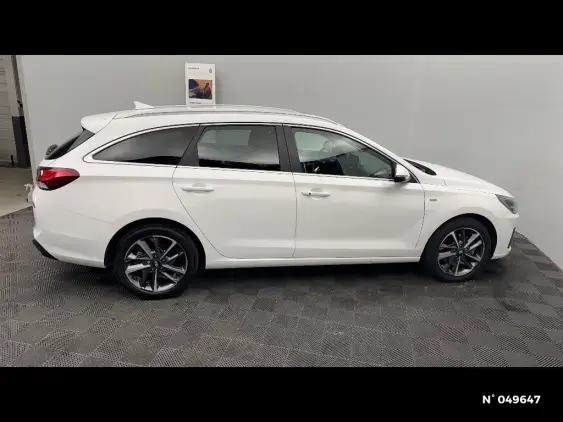 HYUNDAI I30 SW II - voiture d'occasion - Photo 5