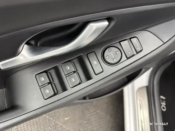 HYUNDAI I30 SW II - voiture d'occasion - Photo 26