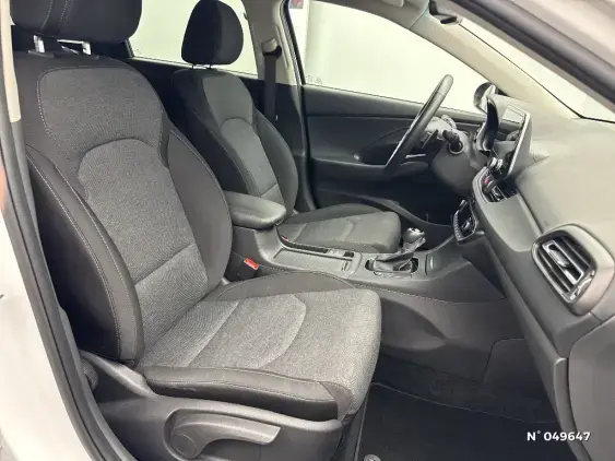 HYUNDAI I30 SW II - voiture d'occasion - Photo 10