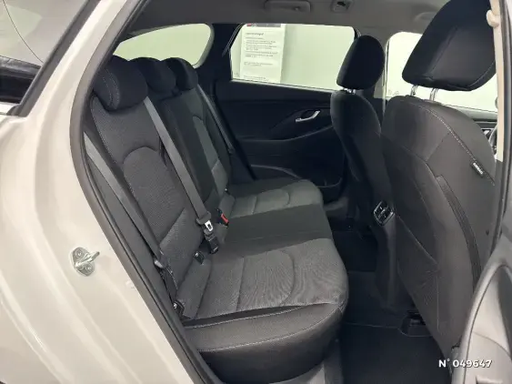 HYUNDAI I30 SW II - voiture d'occasion - Photo 11