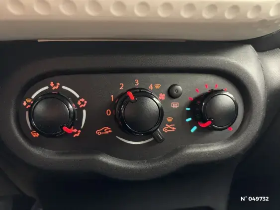 RENAULT TWINGO III - voiture d'occasion - Photo 24