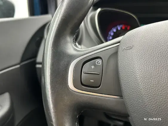 RENAULT CAPTUR - voiture d'occasion - Photo 26