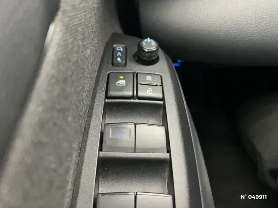 TOYOTA YARIS CROSS I - voiture d'occasion - Photo 26