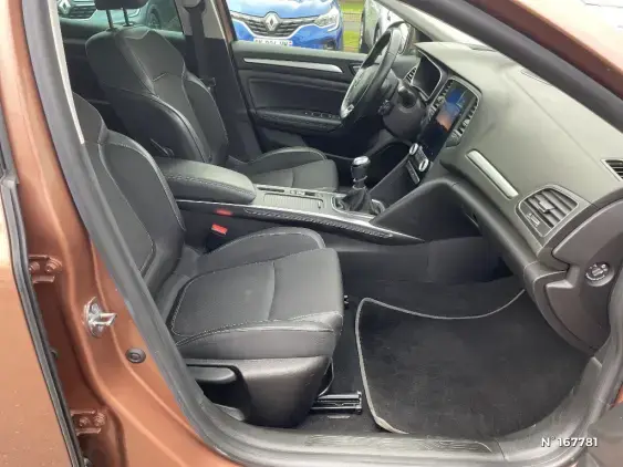 RENAULT MEGANE IV - voiture d'occasion - Photo 10