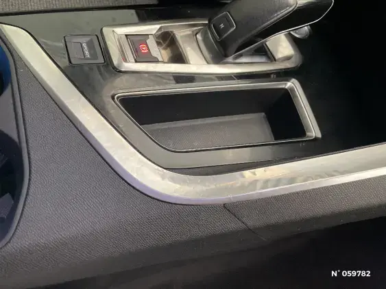 PEUGEOT 3008 II - voiture d'occasion - Photo 27