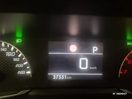 PEUGEOT 2008 II - voiture d'occasion - Photo 12