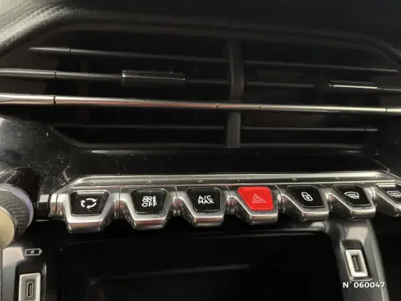 PEUGEOT 2008 II - voiture d'occasion - Photo 26