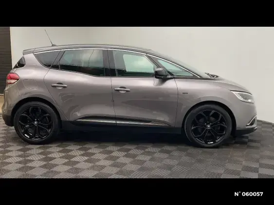 RENAULT SCENIC IV - voiture d'occasion - Photo 5