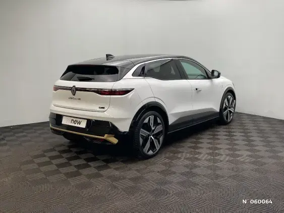 RENAULT MEGANE V - voiture d'occasion - Photo 4