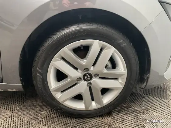 RENAULT CLIO V - voiture d'occasion - Photo 8