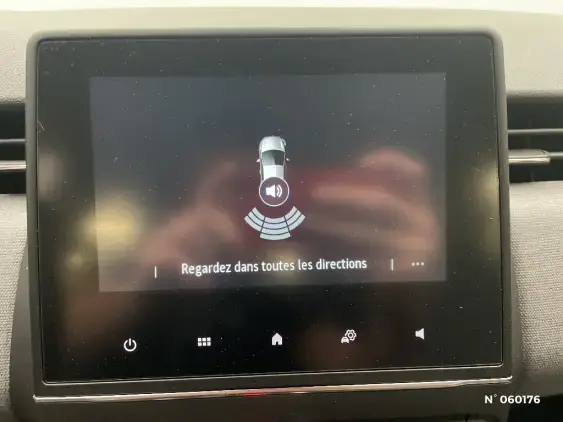 RENAULT CLIO V - voiture d'occasion - Photo 14