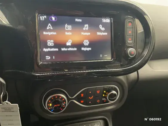RENAULT TWINGO ELECTRIQUE III - voiture d'occasion - Photo 13