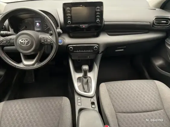 TOYOTA YARIS IV - voiture d'occasion - Photo 9