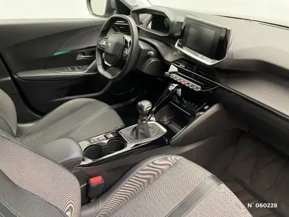 PEUGEOT 2008 II - voiture d'occasion - Photo 10