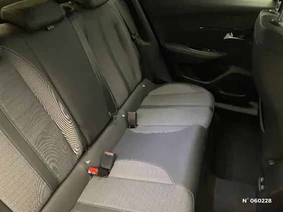PEUGEOT 2008 II - voiture d'occasion - Photo 11