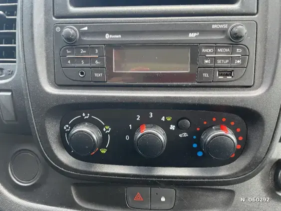 RENAULT TRAFIC III - voiture d'occasion - Photo 13
