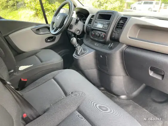 RENAULT TRAFIC III - voiture d'occasion - Photo 10