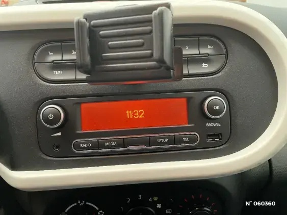 RENAULT TWINGO III - voiture d'occasion - Photo 13