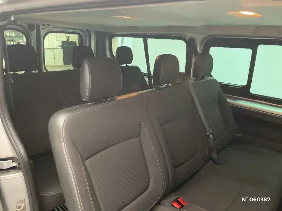 RENAULT TRAFIC III - voiture d'occasion - Photo 11