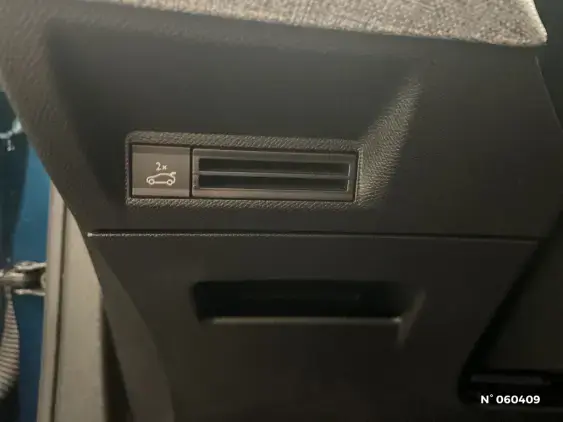 PEUGEOT 3008 ELECTRIQUE III - voiture d'occasion - Photo 15